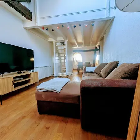 Square Apartmán *