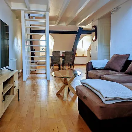 Apartmán Square